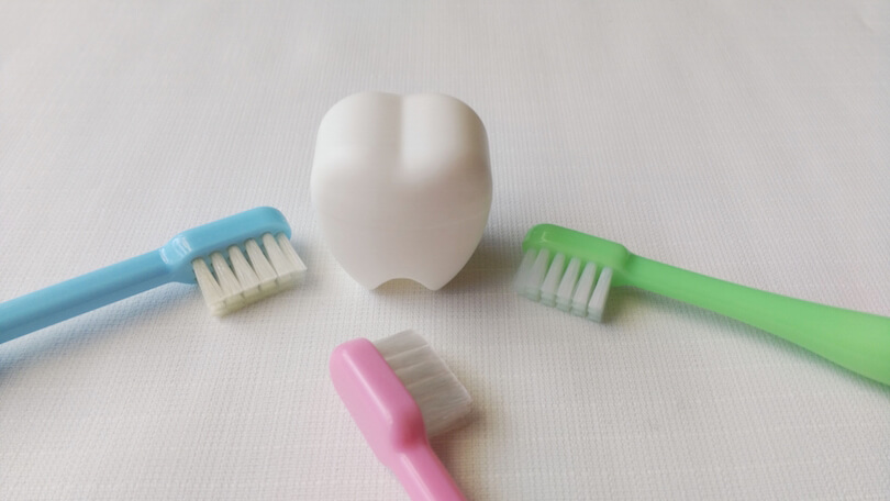 白く輝く歯に ホワイトニング歯磨き粉おすすめ10選 黄ばみや着色の原因も解説します