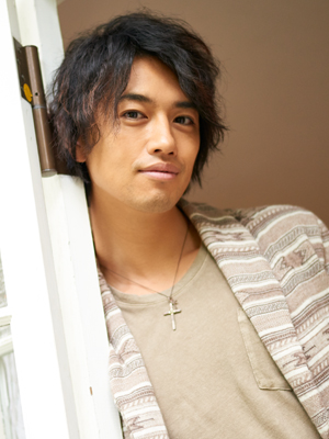 斎藤工がTGCに登場!イケメン襲来で観客はメロメロ!?