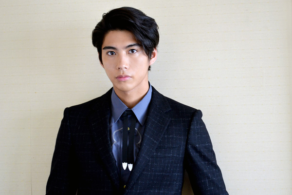 今や実力派!俳優・賀来賢人、再び巡ってきた“夏”で感じる変化