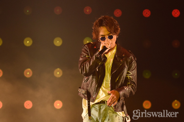 HIROOMI TOSAKA(登坂広臣)、サプライズ登場で会場熱狂!CRAZYBOYと「LUXE」披露【TGC 2018S/Sレポート】