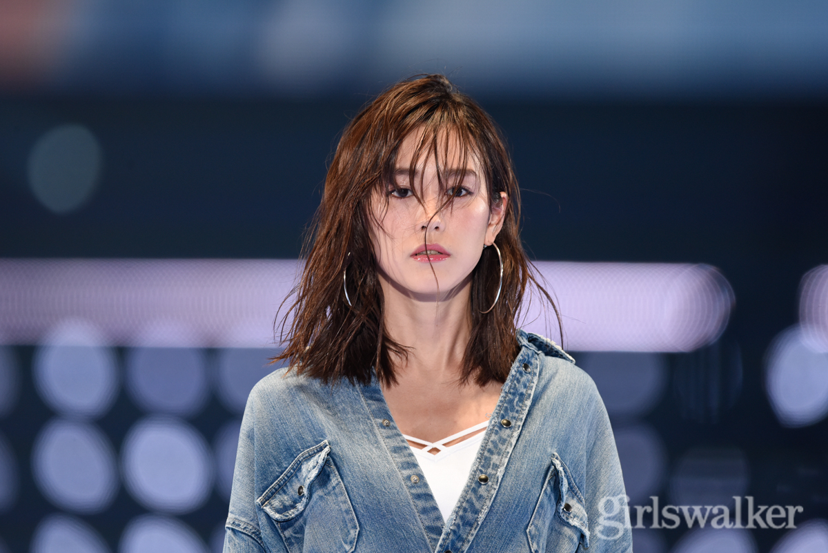 【独占公開】桐谷美玲、中条あやみらが着用した春夏最旬アイテムを指一本で即買い♡新感覚のTGC’18SSショッピングムービー