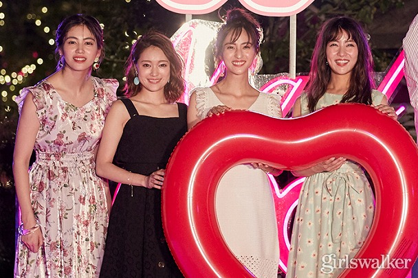 chay、E-girls楓らが大興奮!「日本一可愛いフォトスポット」CanCamナイトプールオープン