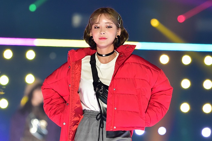 インスタで話題の韓国人気モデル・テリ、日本初ランウェイで可愛さ爆発〈TGC2018 A/W〉