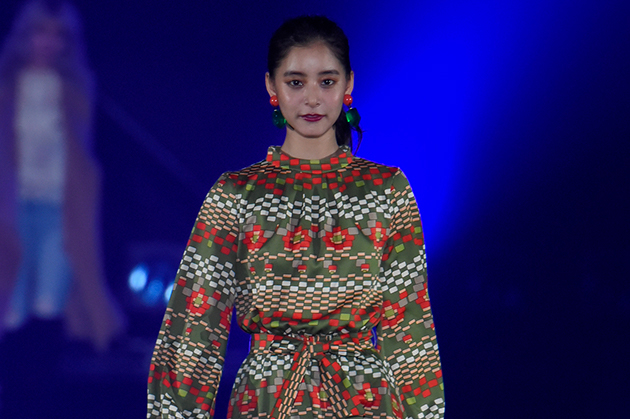 最旬コーデをそのまま即買い可♡新木優子、emmaらが着こなす「SELECT STORE by TGC」ステージ動画公開〈TGC北九州2018〉