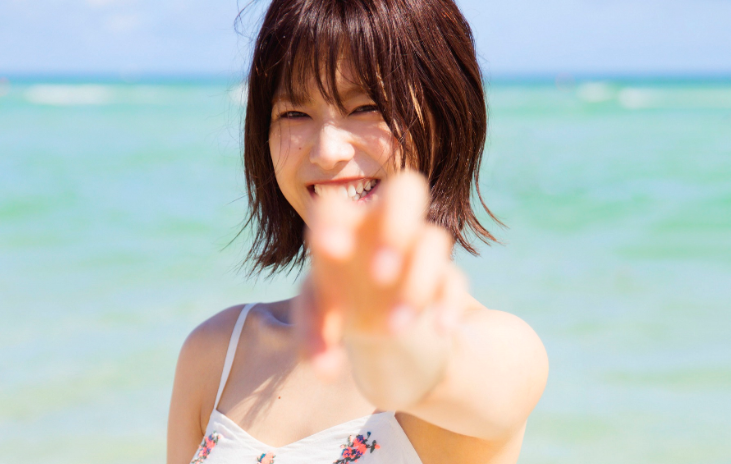 女子も惚れる可愛さ!欅坂46、渡邉理佐の1st写真集にきゅん♡