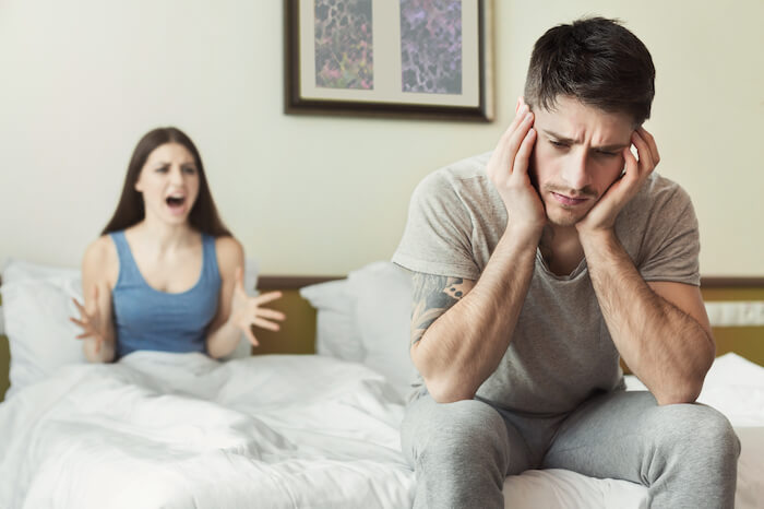 なにかと詮索する女子は嫌われる！？詮索女子に共通する5つの特徴