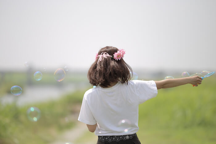 ねえねえこっち見て 目立ちたがりな人の8つの特徴 Girlswalker ガールズウォーカー ねえねえこっち見て 目立ちたがりな人の8つの特徴 Girlswalker ガールズウォーカー