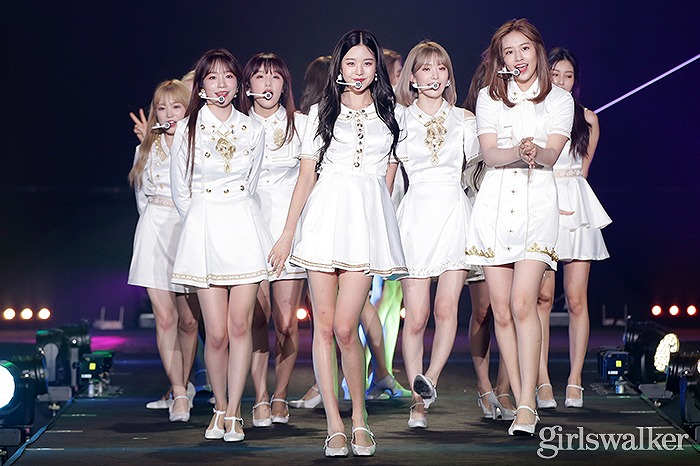 IZ*ONE、美脚が映える!圧巻フォーメーションダンスで大トリ飾る