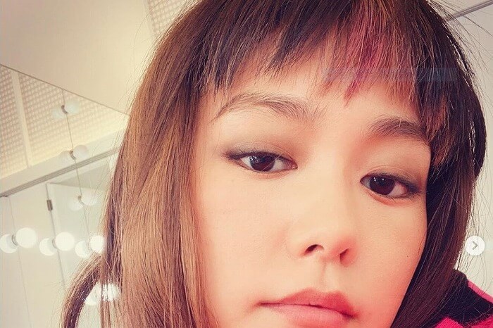 桐谷美玲のファンキーな“オン眉ピンクヘア”に反響「別人みたい」「PUFFYかと…」