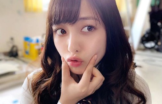橋本環奈の“ほっぺむにゅん”姿にファンメロメロ「天使」「異次元の可愛さ」