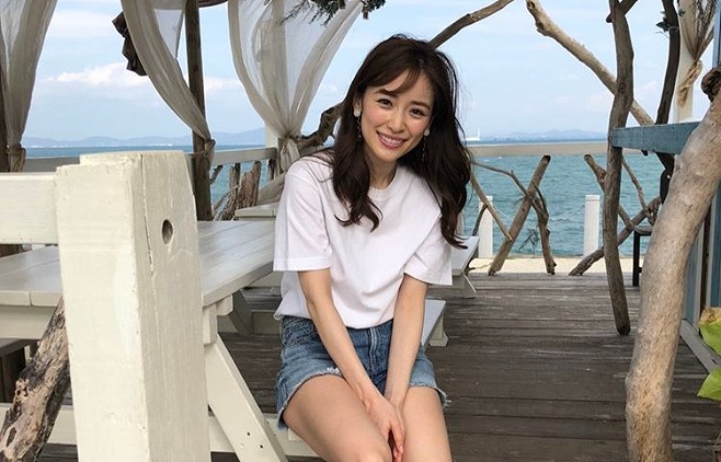 泉里香、すらりと伸びるヘルシー美脚に称賛コメント続々「脚、長っ!」「綺麗なライン」