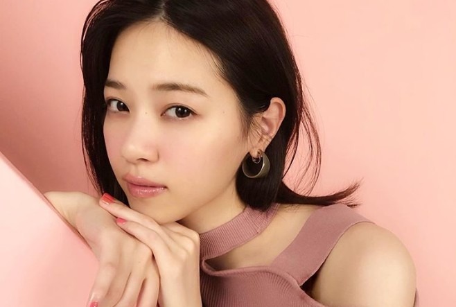 西野七瀬 肩出しルックで大人っぽさ全開 めっちゃ色っぽい いつもと違う と称賛の声 Girlswalker ガールズウォーカー